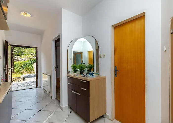 Beachside Krk - Happy * Veglia